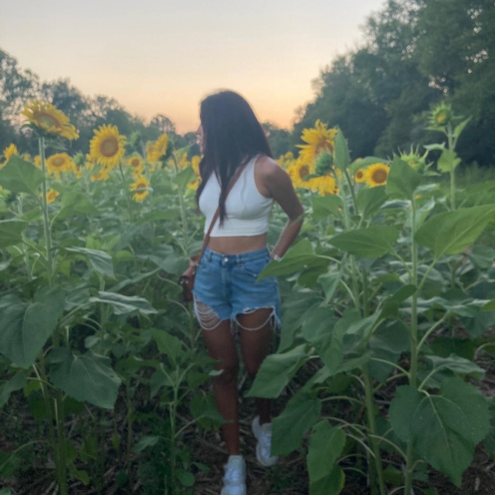 Meet your Posher, Gabriela